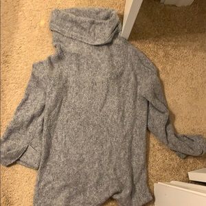 Grey tunic sweater with hood